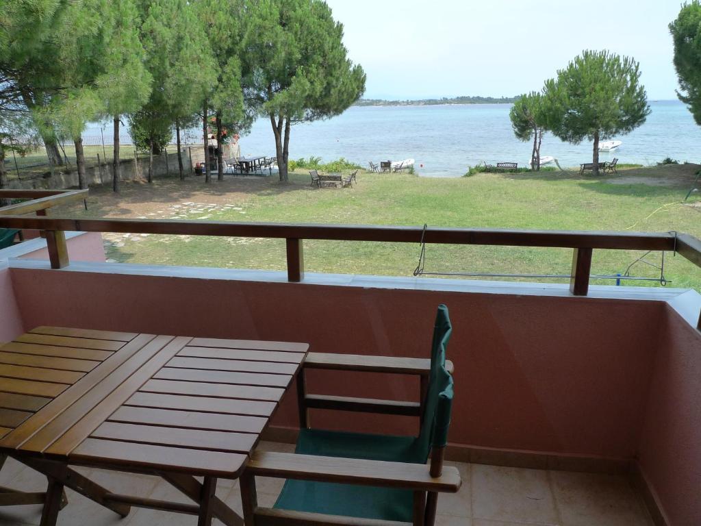 Studios Efi Beach Vourvourou Exterior photo